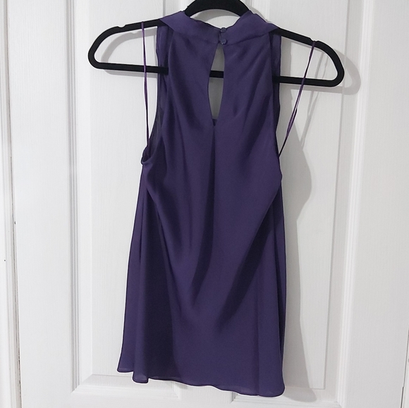 Sleeveless blouse - Picture 2 of 4